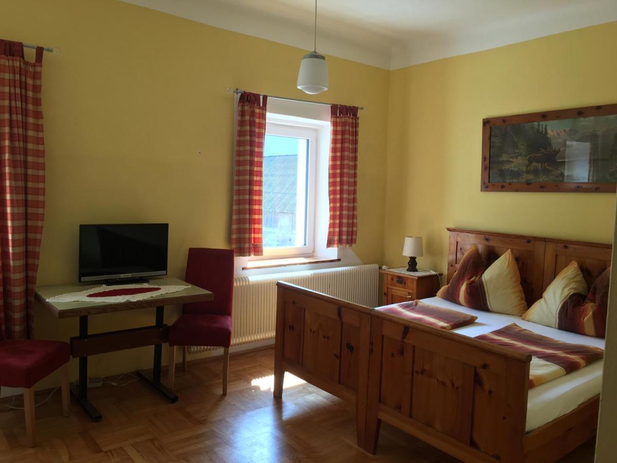 Bed and Breakfast Wengerwirt Zur Laube Weng im Gesause Экстерьер фото