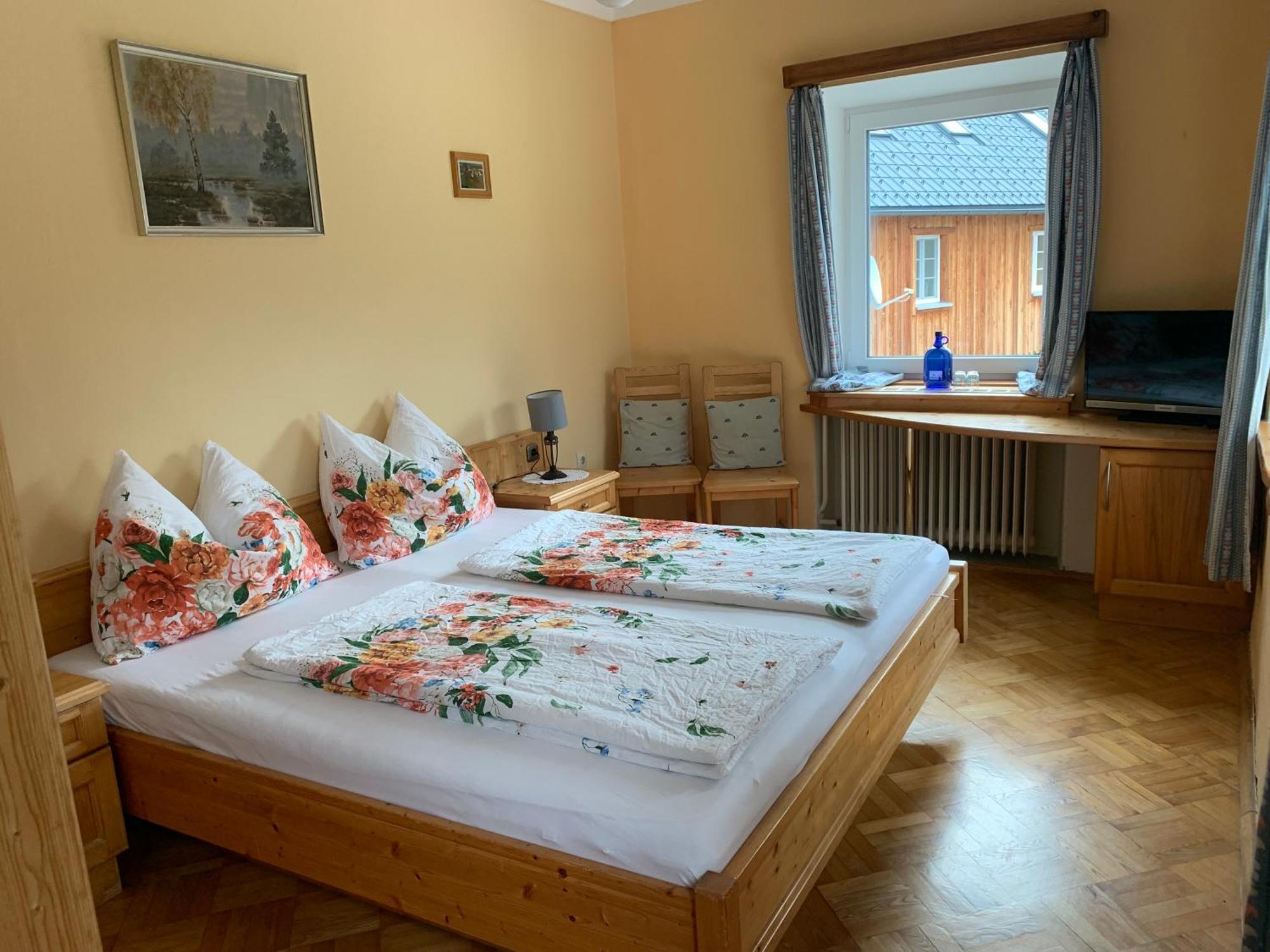 Bed and Breakfast Wengerwirt Zur Laube Weng im Gesause Экстерьер фото